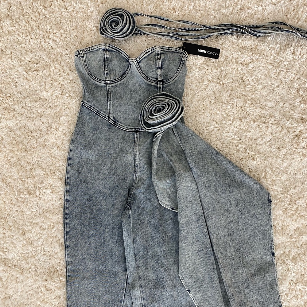 Fashion Nova Focus On Me Denim Jumpsuit with Floral Choker - Picture 5 of 6